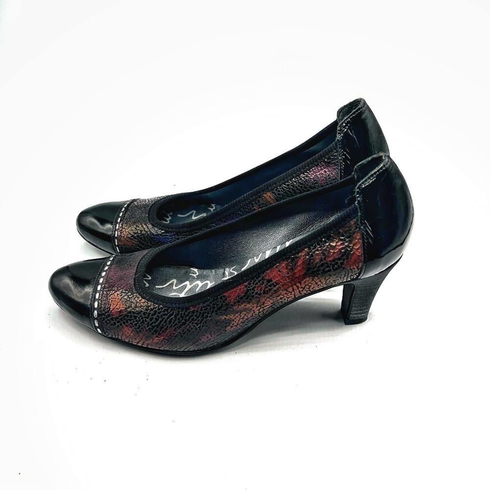 Classic Low Heel Pumps in Black Multicolor - Picture 5 of 11